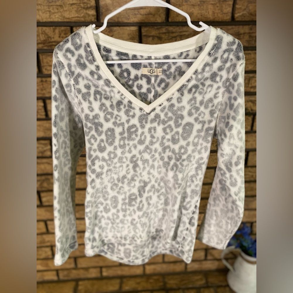 Grey leopard ugh sweater